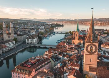Zurich. Photo by Henrique Ferreira on Unsplash.