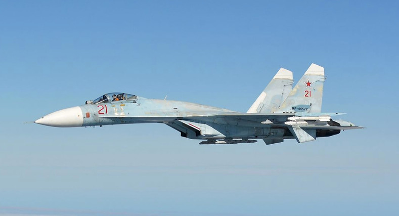 Russian Su-27 near Estonian airspace in 2013