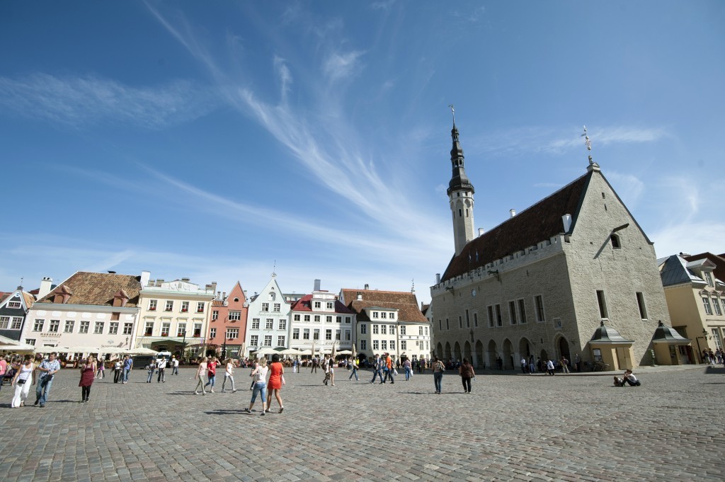 According to the Estonian Internal Security Service, terror threat in Estonia is small. Pictured, people going about their every-day lives at the Town Hall Square in Tallinn. Photo by Ingrid Hankewitz