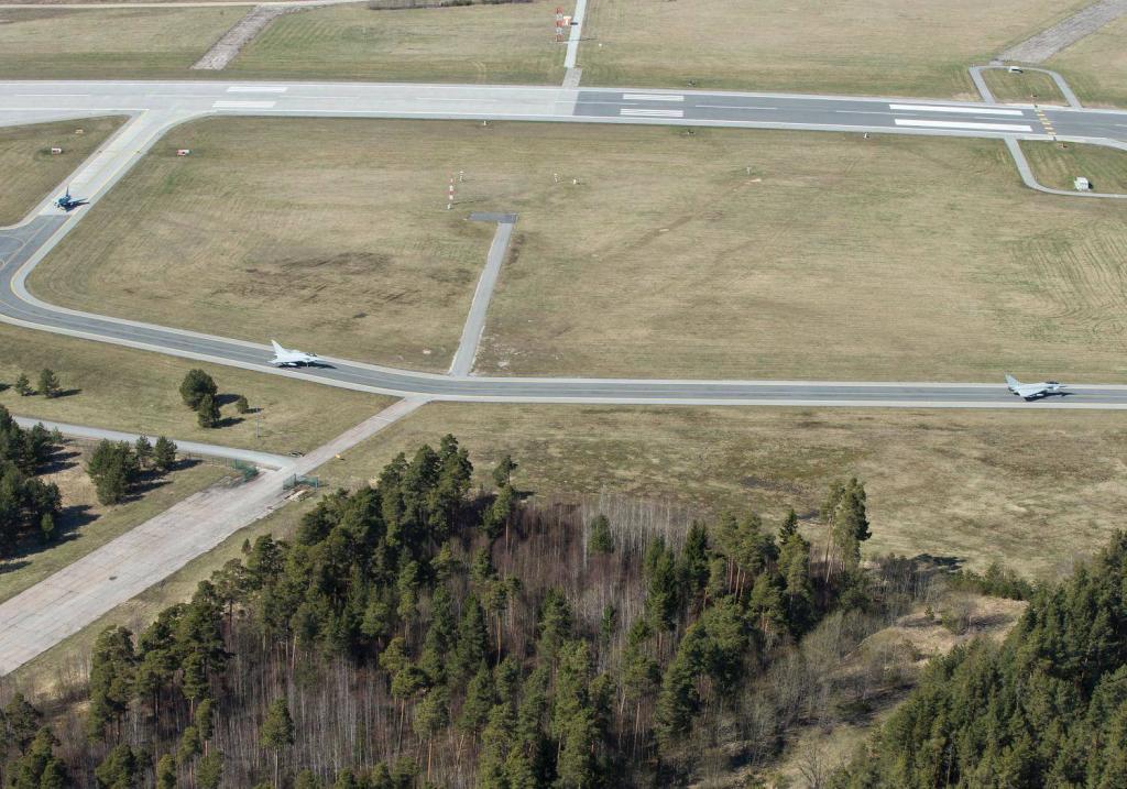 Taifuunlennukite saabumine Eestisse Ämari lennubaasi.  Foto: Ühendkuningriigi kaitseministeerium