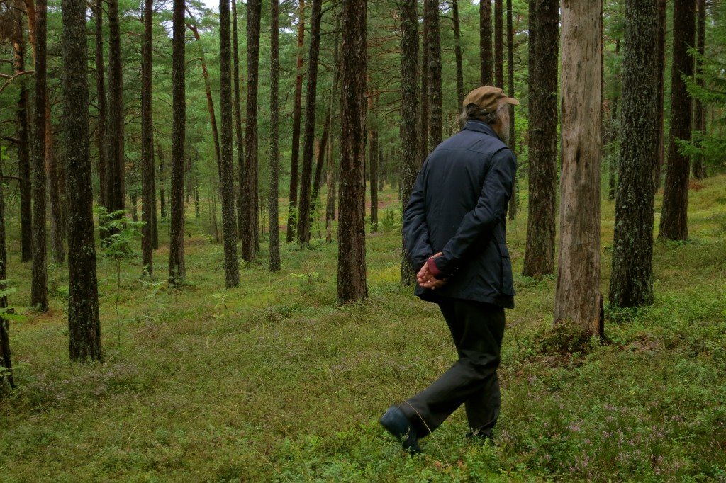 arvo-part-walking-in-the-forest-in-kellasalu-estonia-arvo-part-centre