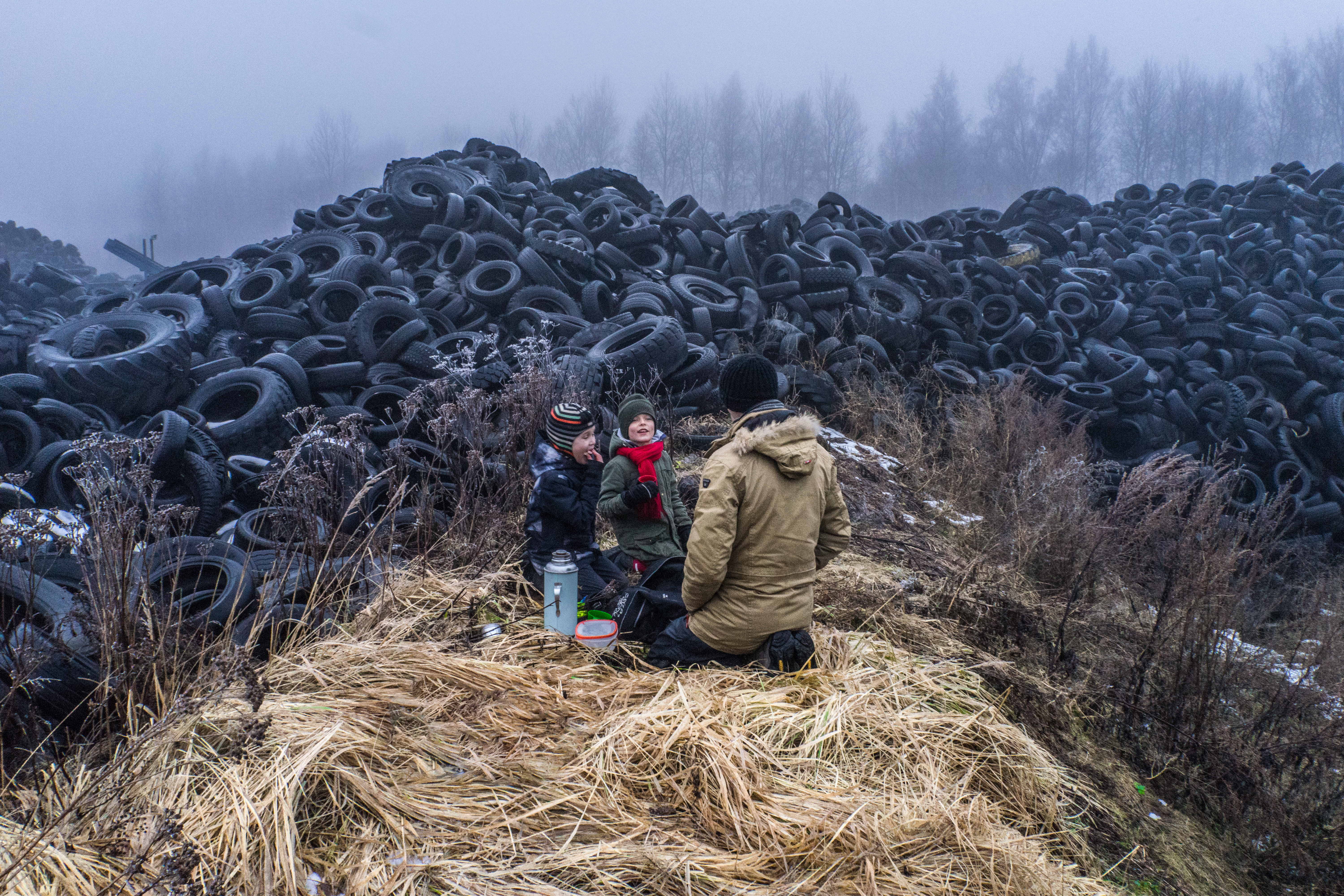 Tyre graveyard, Tartu. Once you’ve learnt to notice how mist generates stories, you start wandering to the strangest places during the fog. The stranger the place, the more amplified the adventure becomes.