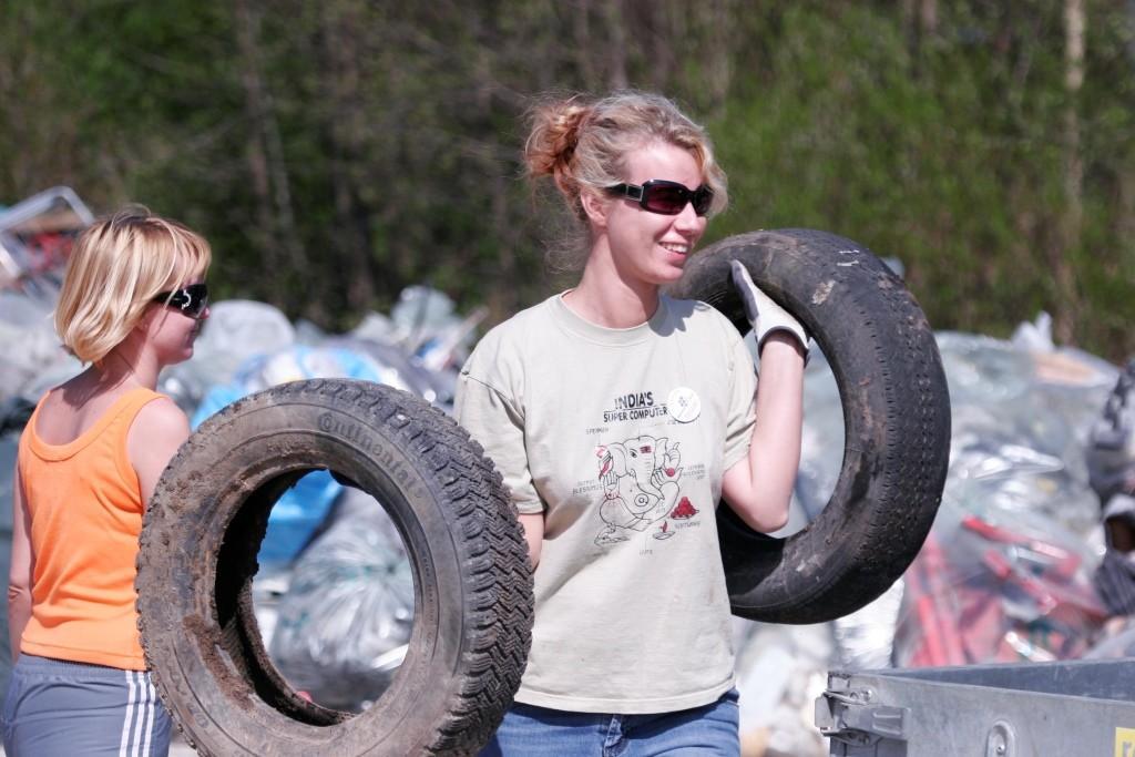 Let's Do It World campaign in Estonia. Photo: Let's Do It World.