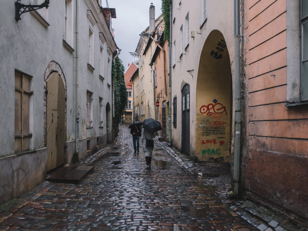 The Old town, Tallinn. The rain isn’t bringing escape from the heat anymore. Instead, it makes you think about cardigans, gloves and curling up indoors, in front of fireplaces. The universally shared feeling that this year, summer almost didn’t get started before it was already over.