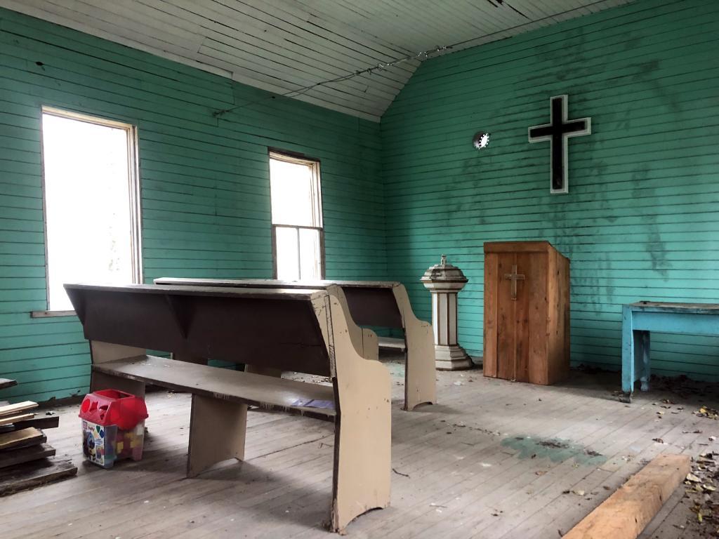 The inside of the Estonian church. Photo by Sten Hankewitz.