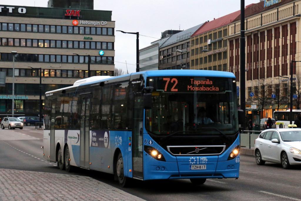 A Helsinki public transit bus. Many of the bus drivers in Finland are Estonians. Photo by Prompter1, shared under the CC BY-SA 3.0 licence.