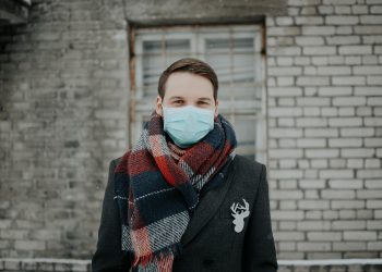 pille-riin-priske-man-with-a-surgical-mask-coronavirus-unsplash-1