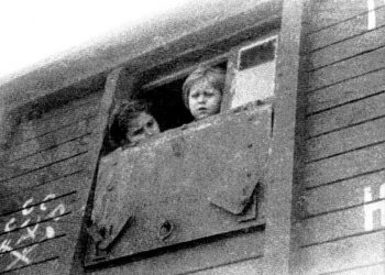 Deported children en route to Siberia. Photo by Vabamu.