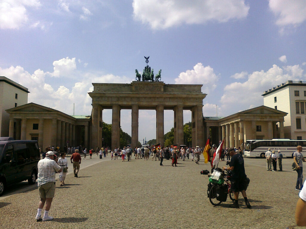 The Brandenburg Gate in the centre of the German capital, Berlin. Photo by Sten Hankewitz.