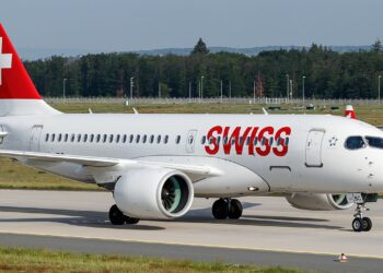 A Swiss Airlines A220. Photo by TJDarmstadt, shared under the Creative Commons CC BY 2.0 licence.