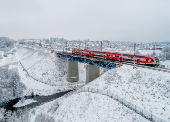 A passenger train of the Lithuanian Railways. Photos by Turnit.