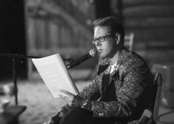 Vahur Afanasjev reading out his latest novel at an Estonian literary festival in August 2020. Photo by Kris Moor.