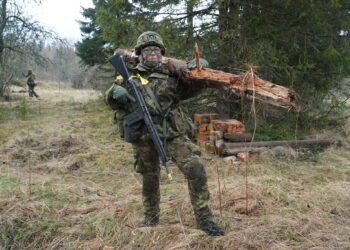 A female member of the Estonian Defence League. Photo by the Estonian Defence League.