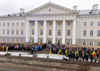 A demonstration in support of Ukraine in front of the University of Tartu. Photo by the University of Tartu.