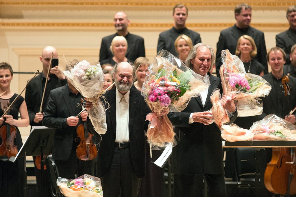 Arvo Pärt, Tõnu Kaljuste and the Estonian Philharmonic Chamber Choir at the Carnegie Hall in New York in 2014. Photo by Eleri Ever.