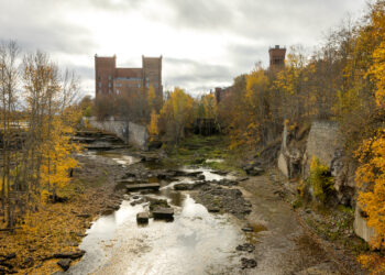 The former Kreenholm cotton mill in Narva, Estonia, on 10 October 2022. Photo by Raigo Pajula.