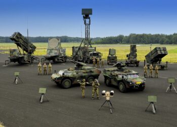 Layered air defence missile launchers and radars of Dutch Armed Forces in 2017. Photo by the Dutch defence ministry.