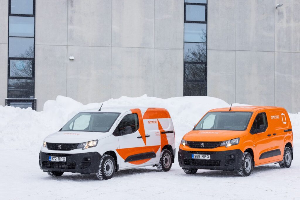 Omniva's delivery vans. Photo from the company's Facebook page.