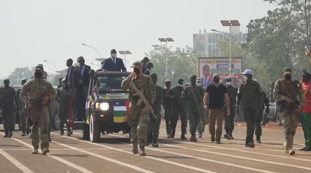 Russian mercenaries provide security for convoy with president of the Central African Republic. Public domain photo.