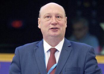 Henrik Hololei.