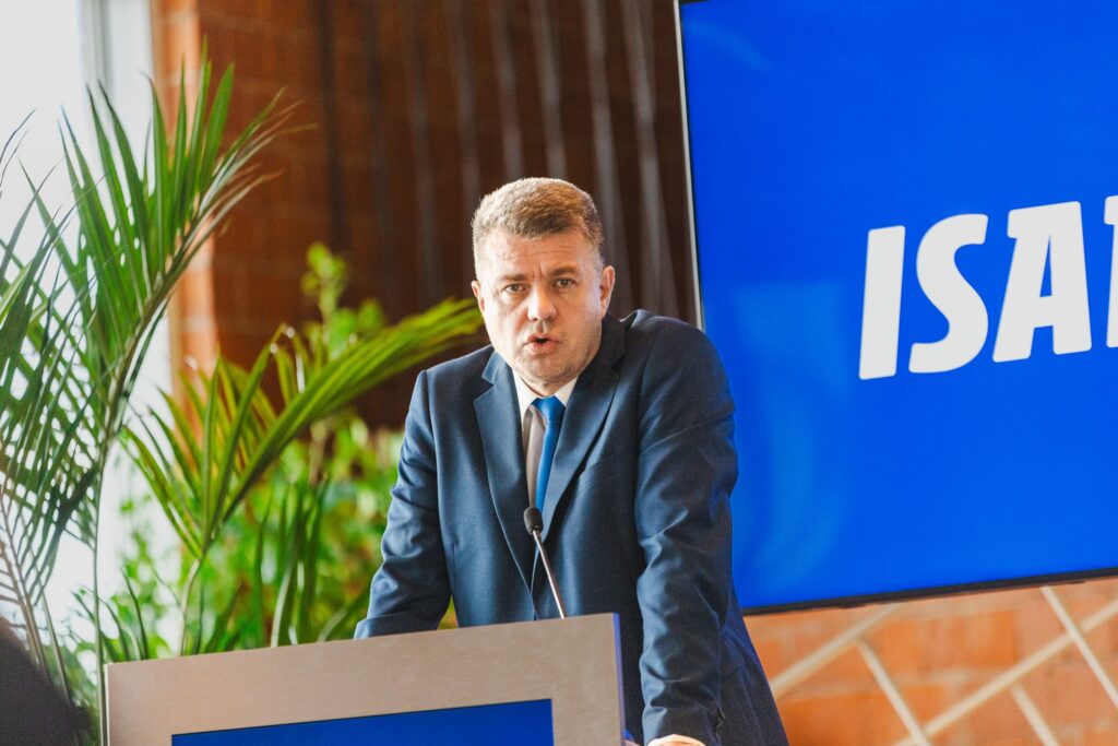 The chairman of the opposition Isamaa party, Urmas Reinsalu, speaking before the party's extended board on 26 August. Photo by Isamaa.