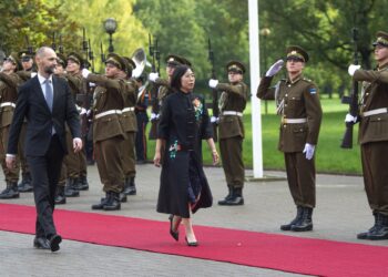 China’s ambassador to Estonia, Guo Xiaomei, presenting her credentials to the Estonian president, Alar Karis, in early October 2023. Photo by the Chinese embassy in Tallinn.