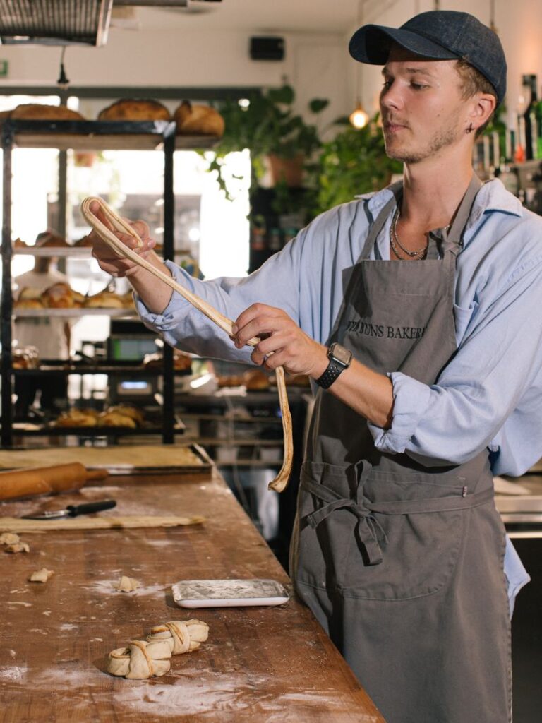 Robert Marandi porta in Italia il tradizionale pane di segale estone
