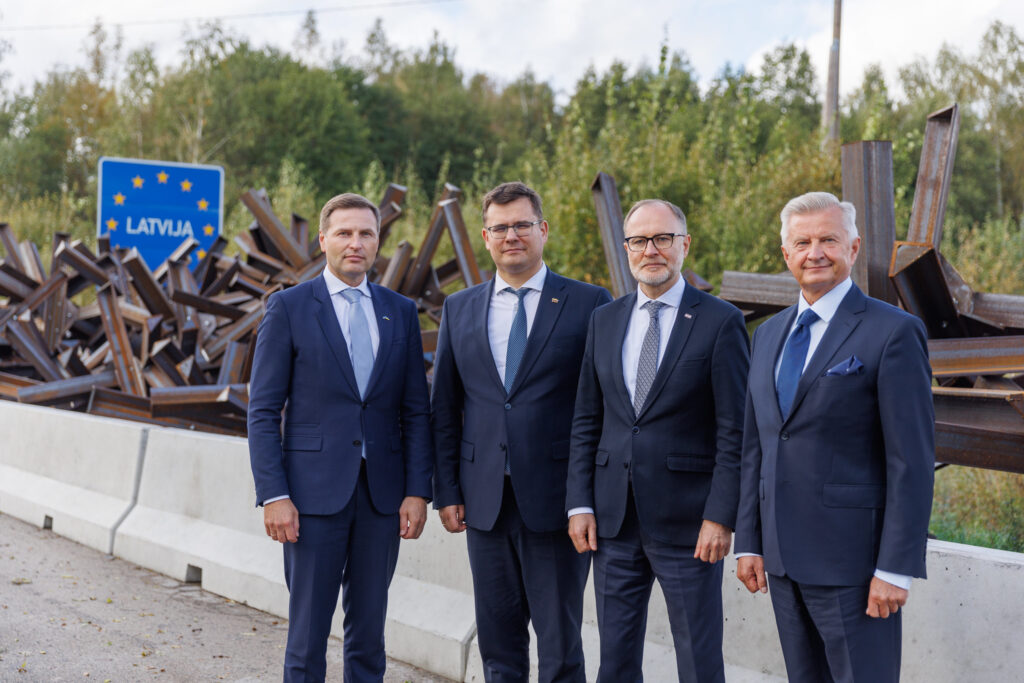 From left: Hanno Pevkur, Laurynas Kasčiūnas, Stanisław Wziątek, Andris Sprūds, the defence ministers of Estonia and Lithuania, the deputy state secretary of the Polish defence ministry, and Latvian defence minister, respectively, touring Latvia’s defence installations in Silene. Photo by the Latvian defence ministry.