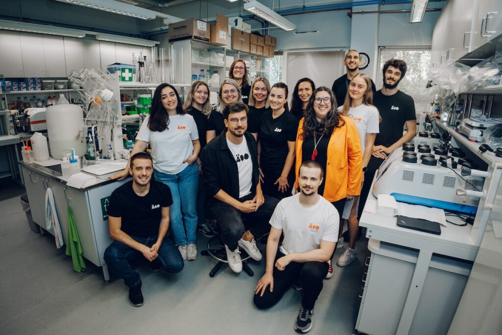 Äio's team at TalTech's laboratory. Photo by Andrei Ozdoba.