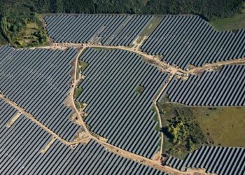 The largest solar farm in the Baltics has opened in Pärnu County, Estonia; the Kirikmäe Solar Farm, which covers 110 hectares and has a generating capacity of 77.53 megawatts, will provide enough electricity to power 35,000 homes each year. Photo by Evecon.