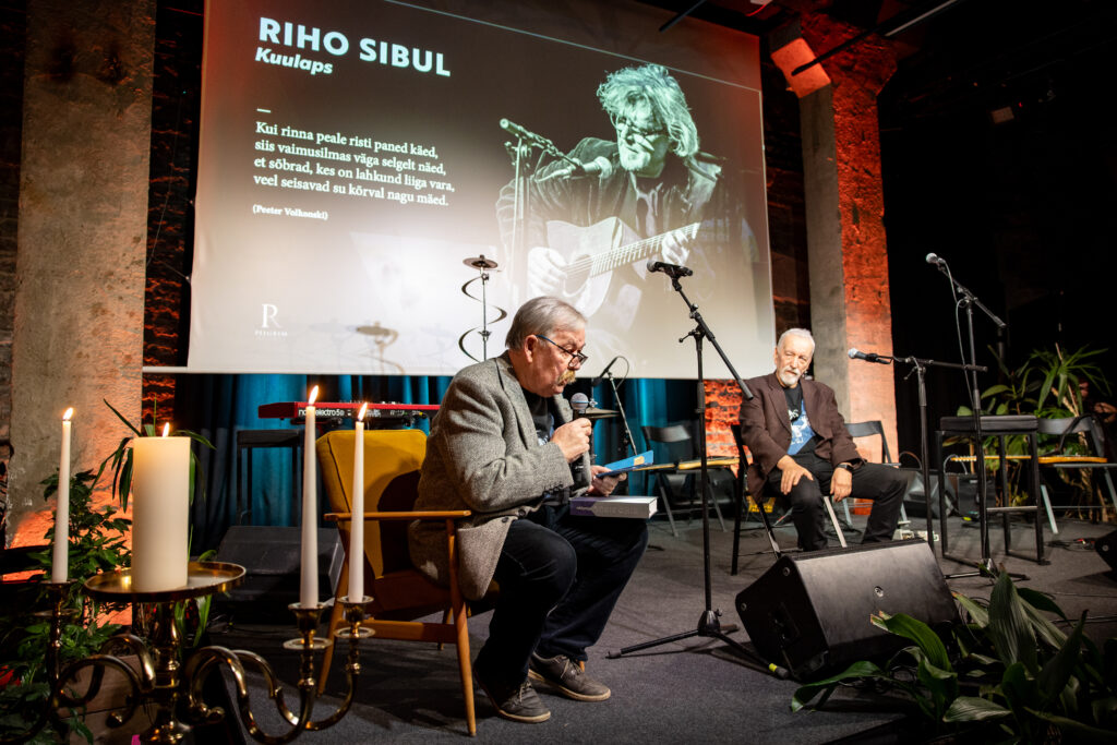 Presentation of the memoir of Estonian singer-songwriter Riho Sibul (1958–2022) at Tallinn's Fotografiska. Harri Rinne (right) with Estonian journalist Vladislav Koržets. Photo by Eero Vabamägi, Postimees.