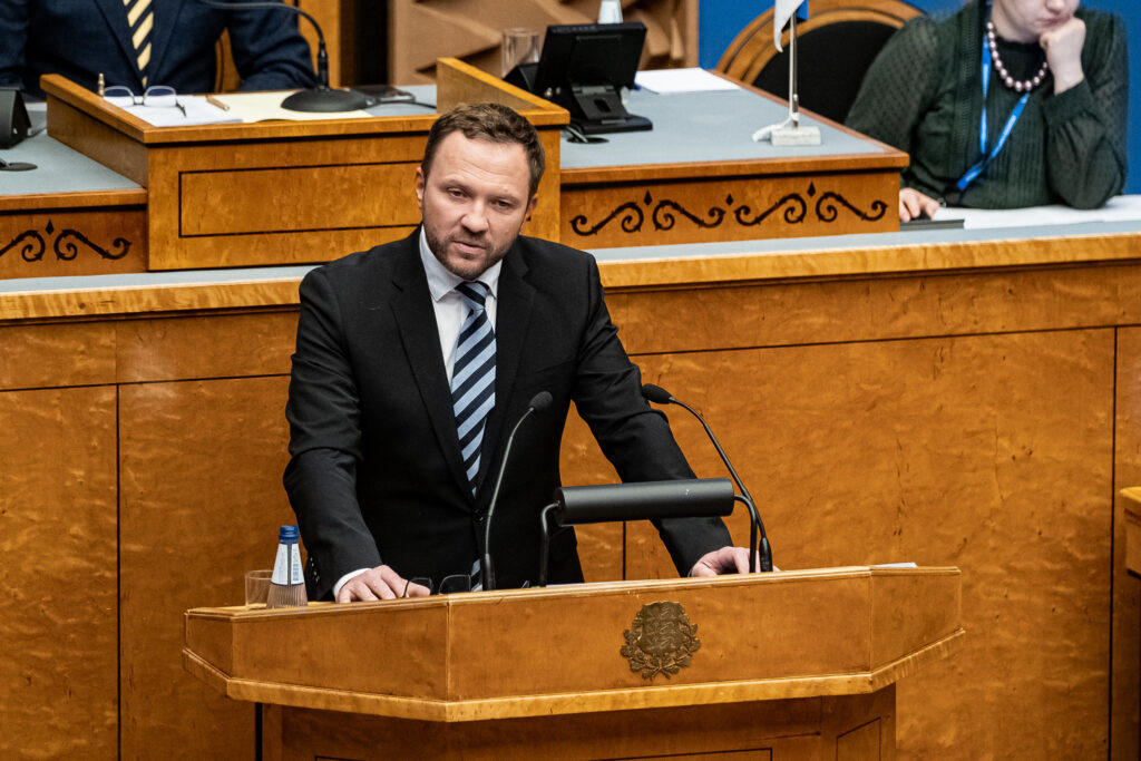 The Estonian foreign minister, Margus Tsahkna, delivering his foreign policy speech in front of the parliament on 11 February 2025. Photo by the foreign ministry.