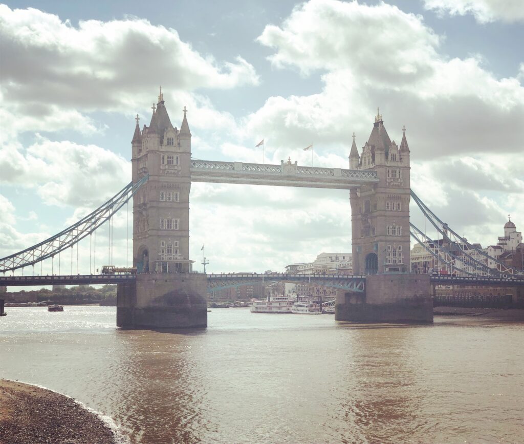 Tower Bridge in London, one of the symbols of the capital city of the United Kingdom. Photo by Sten Hankewitz.