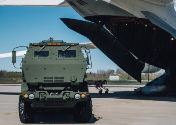 A US-supplied HIMARS launcher is unloaded from a Ukrainian Antonov An-124 Ruslan at Ämari Air Base, Estonia. Photo by Siim Verner Teder