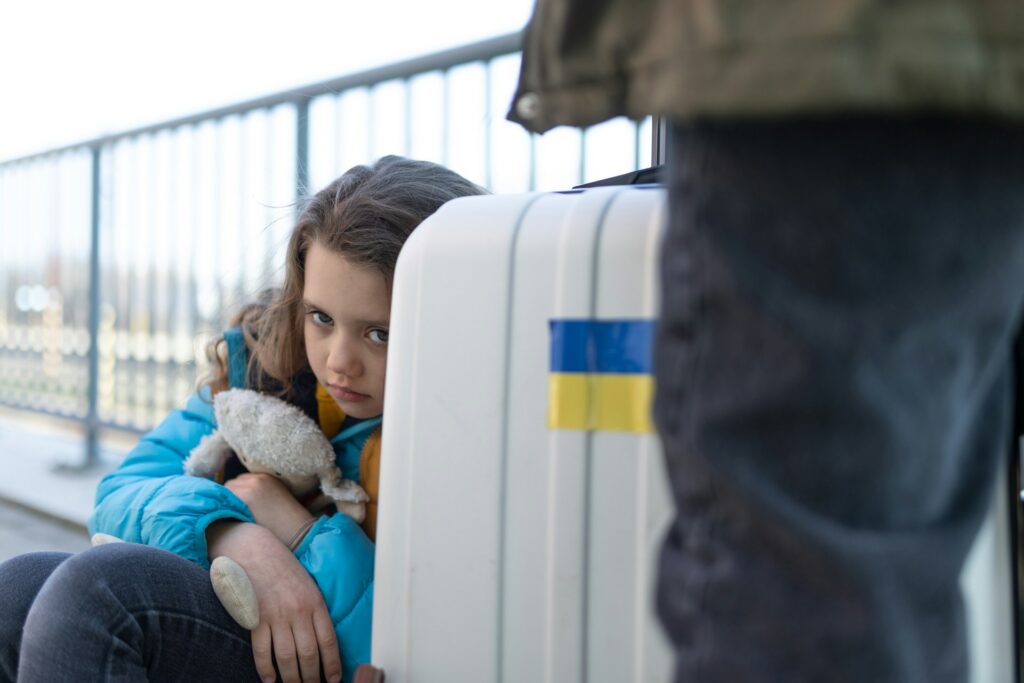 A Ukrainian refugee girl. Photo via Getty Images/Unsplash.