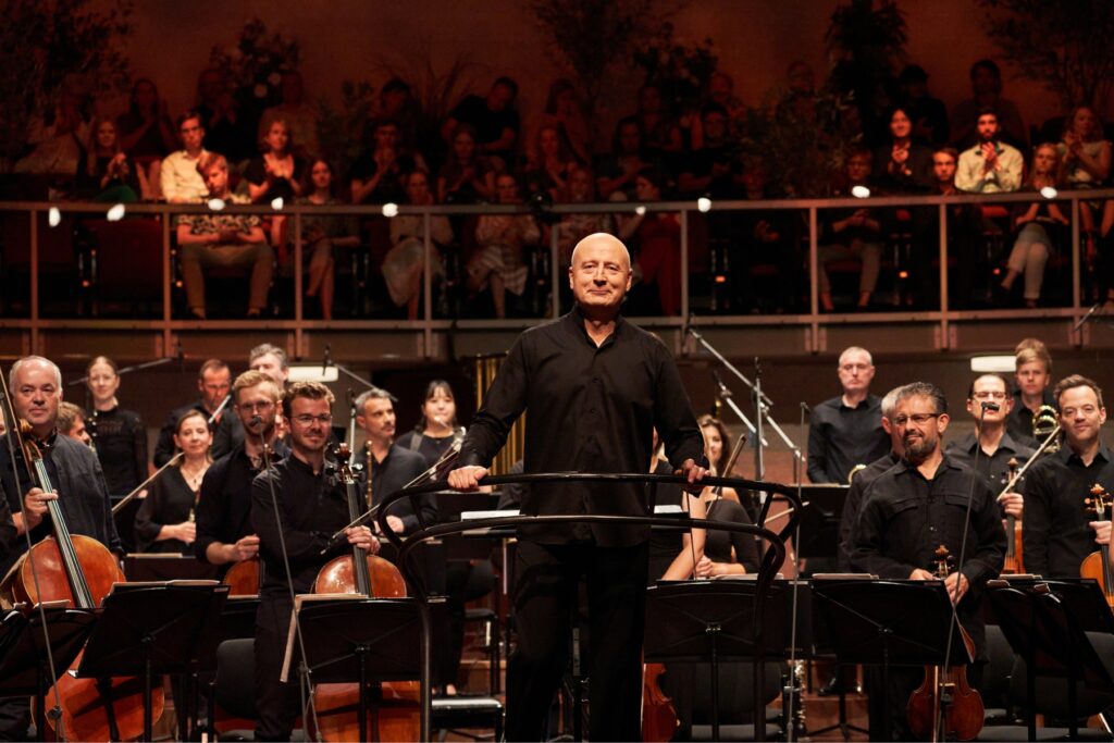 Paavo Järvi and the Estonian Festival Orchestra. Photo by Kaupo Kikkas.