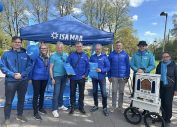 Isamaa campaigning in Tartu in May 2025. The party went on to win the local election on 19 October – the first time since 1996 that anyone other than the Reform Party has triumphed in Estonia’s second-largest city. Photo: Isamaa.
