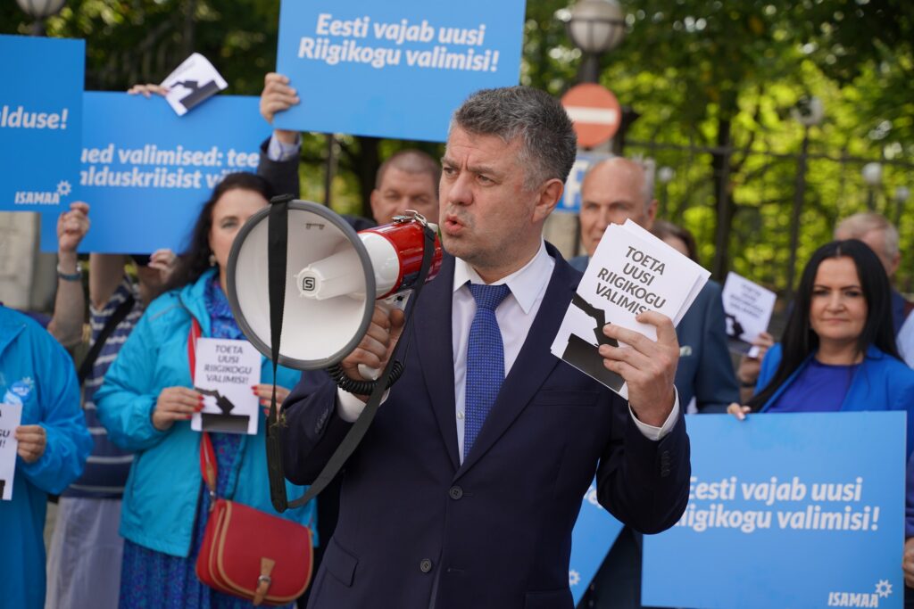 Isamaa leader Urmas Reinsalu campaigning before the local elections in Tallinn. Reinsalu is seen as a frontrunner to become Estonia’s next prime minister after the 2027 parliamentary elections. Photo: Isamaa