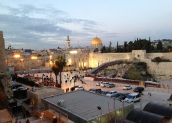 The Old Town of Jerusalem and the Wailing Wall at dusk. Photo by Sten Hankewitz.