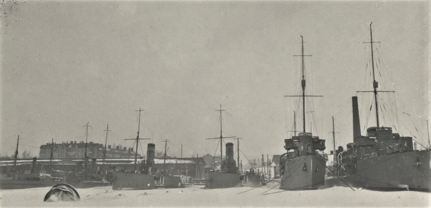Estonian warships at the War Harbour in Tallinn, circa 1930. Public domain.