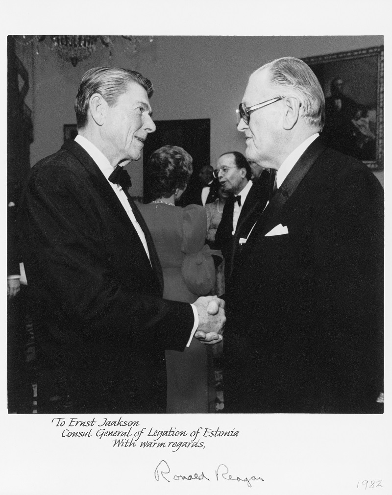 Ernst Jaakson meeting the then-US president, Ronald Reagan, in 1982.