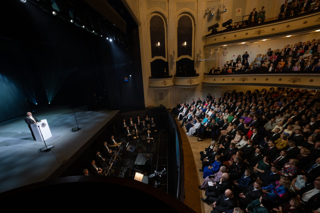 President Alar Karis’s Independence Day address was steady and clear in its loyalties, but lacked altitude to lift Estonia beyond anxiety. Photo: Raigo Pajula.