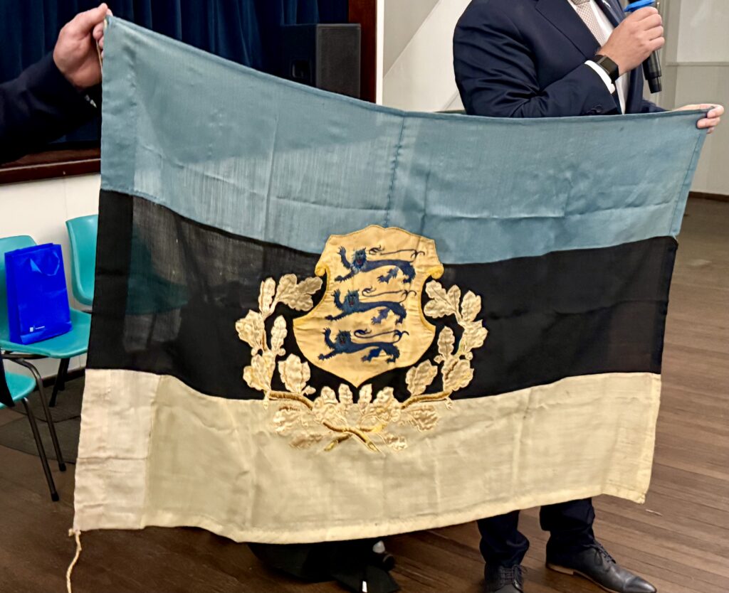 The more than 80-year-old Estonian flag, saved during the brief government of Otto Tief and preserved in exile in Australia for decades, will now return to Estonia. Photo: the Estonian foreign ministry.