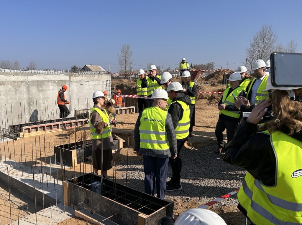 Work begins in Brusyliv on a new social housing building for internally displaced persons, built in cooperation between Estonia and Japan. Photo: the Estonian foreign ministry.