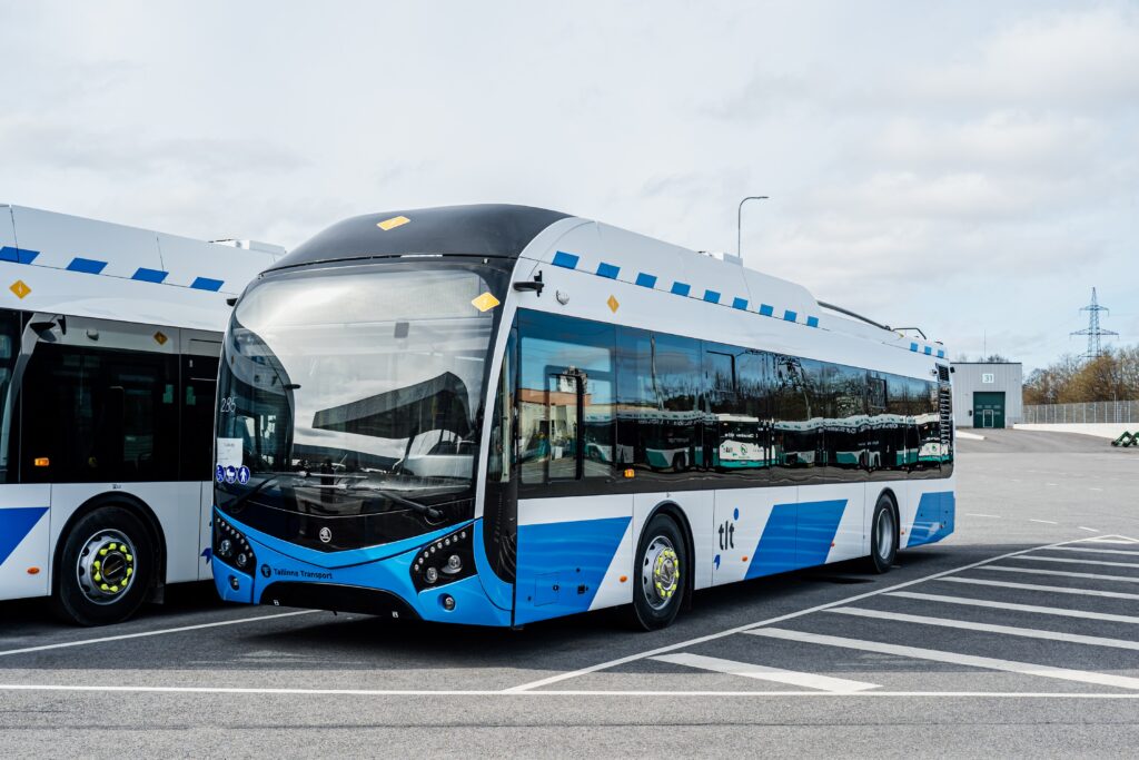 One of the new battery-powered trolleybuses delivered to Tallinn by Škoda Group in April 2026. Photo by Ellen Rudi.