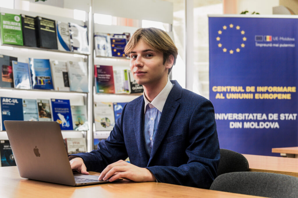 After voting in favour of Moldova’s European path, Nichita Crivonosov left Moscow in 2025 to return home to Chișinău. Photo by Iurie Gandrabura.