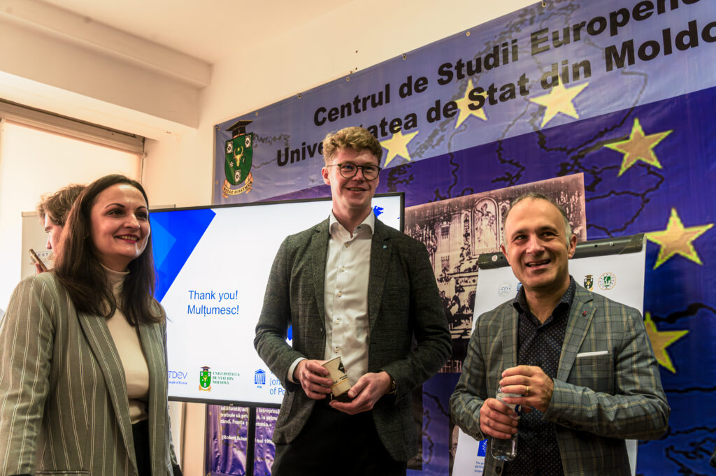 Dr Cristina Morari (left) said the course grew out of a long-standing friendship between the two universities. Photo by Iurie Gandrabura.