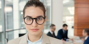 Estonia recorded its lowest gender pay gap on record in 2025, though women still earned 12.2 per cent less per hour than men. Photo: Getty / Unsplash.