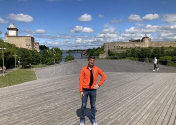 Thomas Oberlechner, pictured in Narva, said Estonia has become his second home and that Keeleklikk helped him build a strong foundation in Estonian. Private collection.