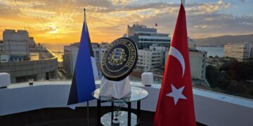 The Estonian and Turkish flags at the opening of Estonia’s new honorary consulate in Izmir, overlooking the Aegean coast. Photo by the Estonian foreign ministry.